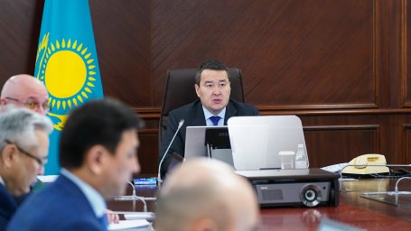 Казахстанцы должны увидеть отдачу от принимаемых мер — А.Смаилов о мерах по борьбе с инфляцией