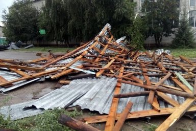 В Карагандинской области в г. Балхаш из-за ветра отключено электроснабжение в некоторых домах