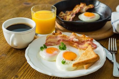 Британские ученые: плотный завтрак помогает не переедать