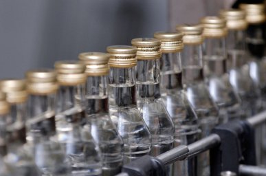 Почти 3 тысячи литров контрафактного спирта было изъято в Жамбылской области