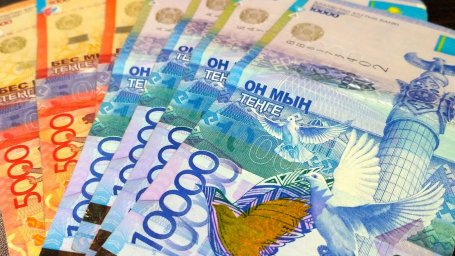 Доля иностранных депозитов в банках Казахстана выросла вдвое за полгода