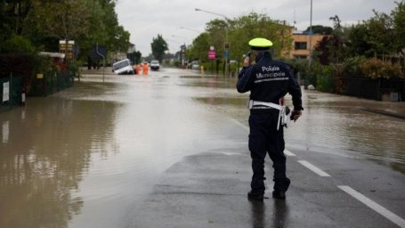 В Италии сильные наводнения, в Имоле пришлось отменить Гран-при "Формулы-1"