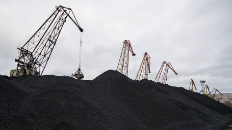 Россия нашла покупателей на уголь для Европы: экспорт перенаправили в Индию и Китай