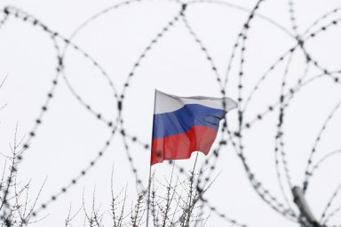 Более половины россиян не ждут влияния западных санкций на их материальное положение