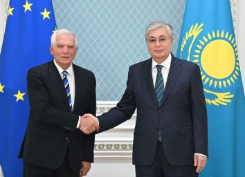 Глава государства провел встречу с вице-президентом Европейской Комиссии Жозепом Боррелем