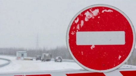 Движение закрыто на пяти участках дорог в трех областях Казахстана