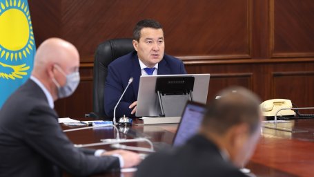 Расширить охват мерами поддержки предприятий обрабатывающего сектора поручил Алихан Смаилов