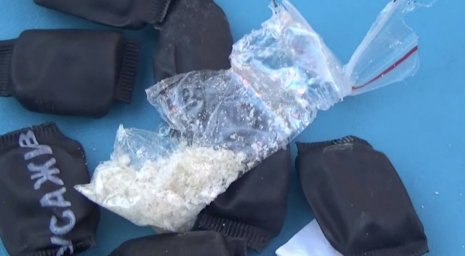 Экс-медсестру поймали на закладке наркотиков в Шымкенте