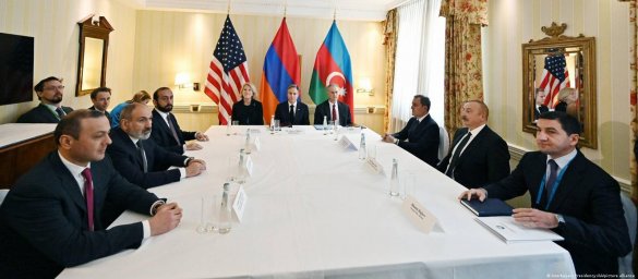 Пашинян и Алиев провели переговоры впервые за месяцы