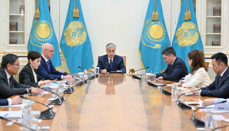 Глава государства провел совещание по вопросам развития города Алматы