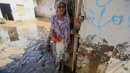 "Катастрофа невообразимых масштабов": треть Пакистана под водой, тысячи людей погибли