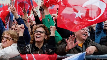 Выборы в Турции: государственные СМИ пишут, что пока лидирует Эрдоган. Его соперник это отрицает