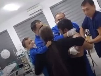 ​Мужчина напал на медперсонал в Шымкенте