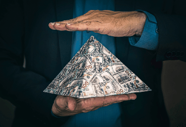 Ущерб от финансовых пирамид в Казахстане в прошлом году превысил 8 миллиардов тенге