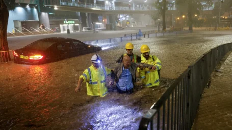 На Гонконг обрушился сильнейший за 139 лет ливень