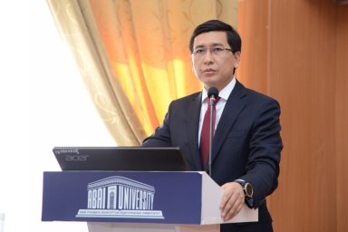 Министр образования и науки Асхат Аймагамбетов написал письмо выпускникам 2022-го года