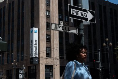 WSJ узнала о предварительном одобрении акционерами Twitter поглощения компании Маском