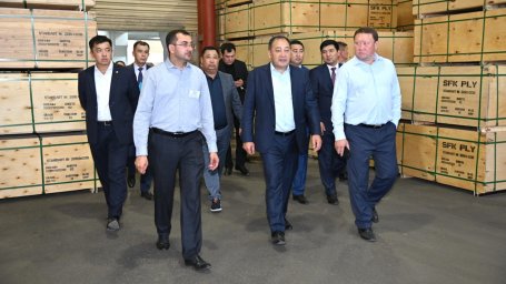 Е. Тугжанов ознакомился с производственными предприятиями Северо-Казахстанской области