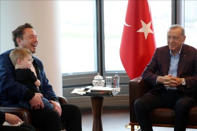 Эрдоган на встрече с Маском предложил построить в Турции завод Tesla
