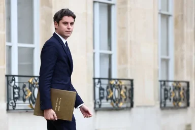Новым премьером Франции назначен Габриэль Атталь