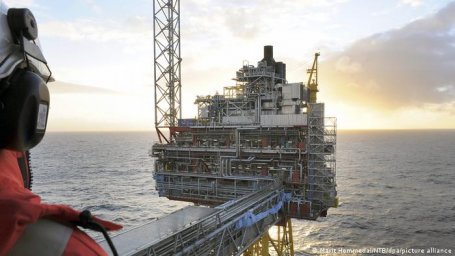 Норвежские газовики и нефтяники объявили забастовку и остановили добычу газа