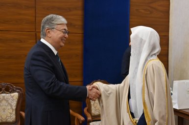 Президент встретился с министром по делам ислама, призыва и наставления Саудовской Аравии