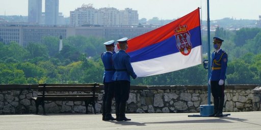 Сербия приняла поправки об упрощении получения ВНЖ и разрешения на работу