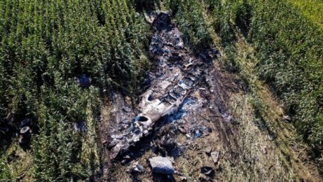 В Греции разбился украинский грузовой самолет с боеприпасами. Местных жителей просят не выходить