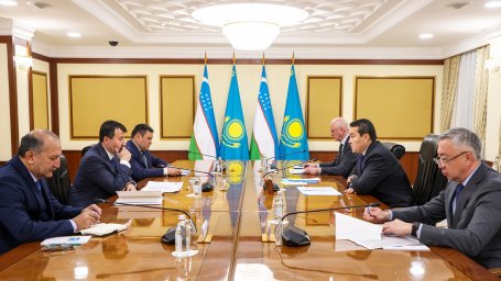 Алихан Смаилов провел встречу с заместителями Премьер-Министра Узбекистана