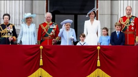 В Великобритании отмечают 70 лет правления королевы Елизаветы II
