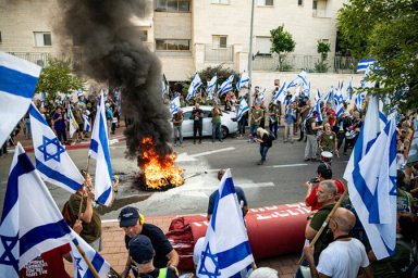 Парламент Израиля принял вызвавший протесты законопроект по судебной реформе