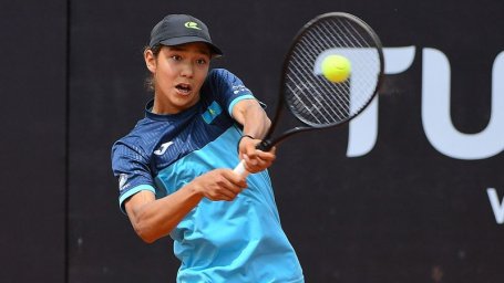 Казахстанский теннисист Амир Омарханов выиграл престижный турнир в Египте