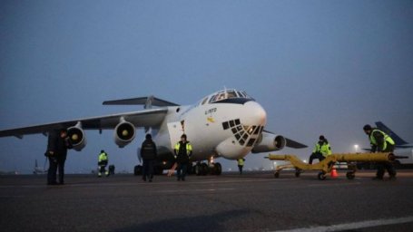 Казахстанские спасатели вылетели в Турцию