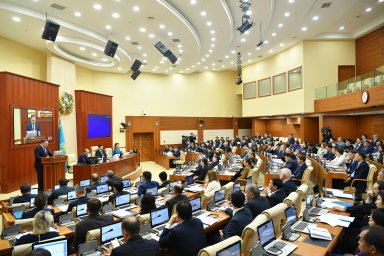 Мажилис одобрил законопроект, наделяющий новыми обязанностями частных судисполнителей