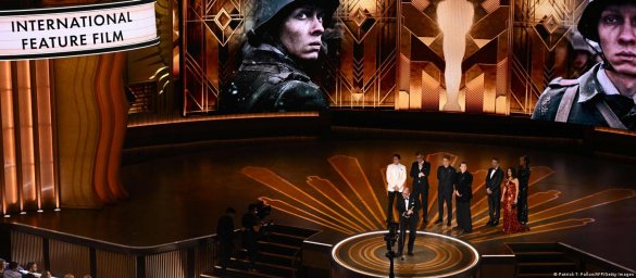 "На западном фронте без перемен" получил "Оскар" как лучший иностранный фильм