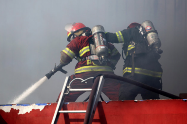 ​В Атырауской области пожарные спасли 6 человек