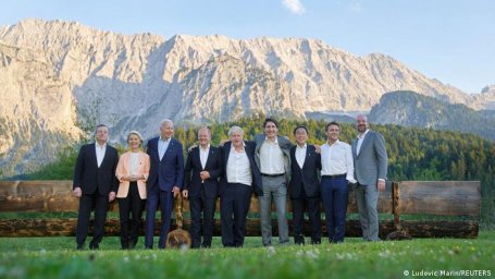Саммит G7 в Баварии и война в Украине: улыбки на фоне гор проблем