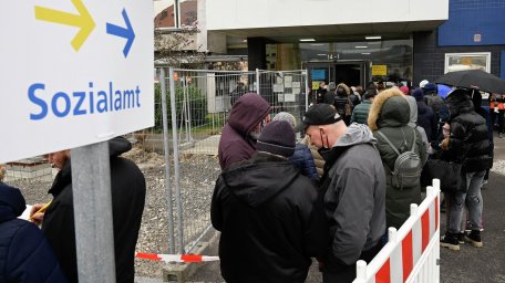 Reuters: Германия в 2024 году вдвое сократит расходы на беженцев