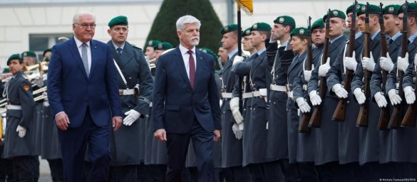 Штайнмайер и Павел: Важно укреплять восточный фланг НАТО