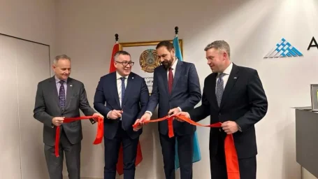 В Ванкувере открыли почетное консульство Казахстана
