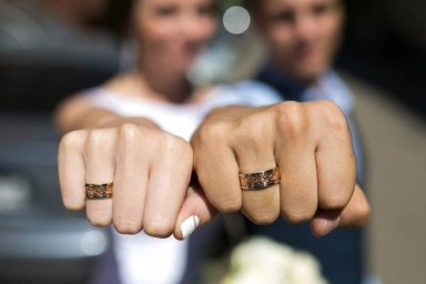 Обручальное кольцо — не простое, а дорогое украшенье: за год цены подскочили на 39%