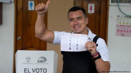 35-летний Даниэль Нобоа избран президентом Эквадора