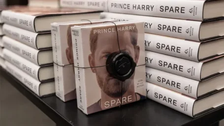 Биография принца Гарри стала самой продаваемой нон-фикшен книгой в США в 2023 году