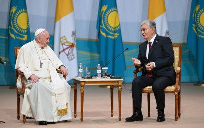 Токаев и Папа Римский Франциск провели встречу с представителями гражданского общества