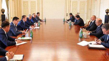 Казахстан и Азербайджан планируют довести объем взаимной торговли до $1 млрд