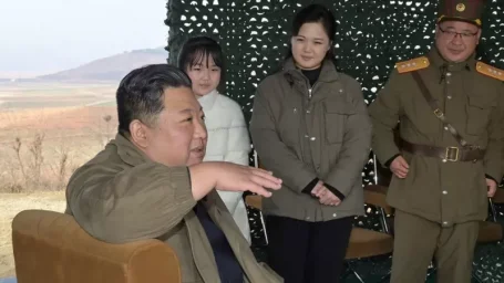 Новое поколение Кимов. Руководитель КНДР впервые показал миру дочь