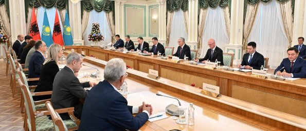 ​Президенты Казахстана и Албании провели переговоры в расширенном составе