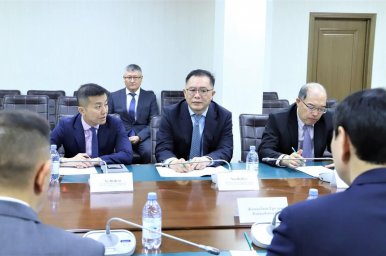 Глава Минфина Казахстана встретился с делегацией китайской CITIC