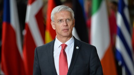 Премьер-министр Латвии подает в отставку