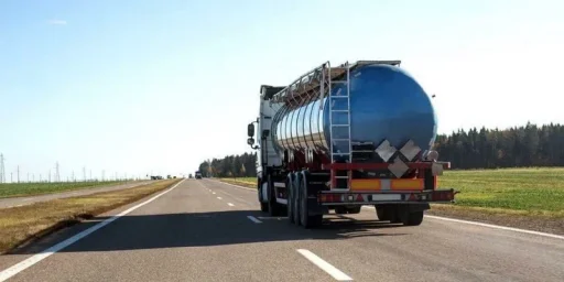 Казахстан ввел ограничения на вывоз нефтепродуктов до середины января 2023 года